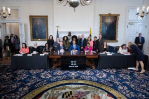 Photo courtesy of the Governor's Office.